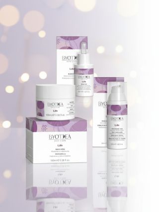 Suchá pleť, která volá po hydrataci? Nebo chceš dát pleti něco fakt výživného, co ji sjednotí, zjemní a rozzáří? 💛 Naše...