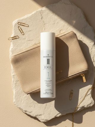 ✨ Finální tečka, která dělá WOW efekt ✨ Když chceš, aby účes doslova zazářil, sáhni po GLOSS OPTIMIZER z řady IDOL od...